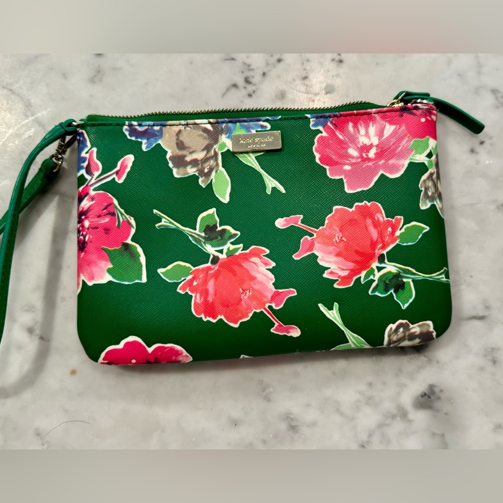 Kate Spade wristlet - Kelly green floral CUTE!!